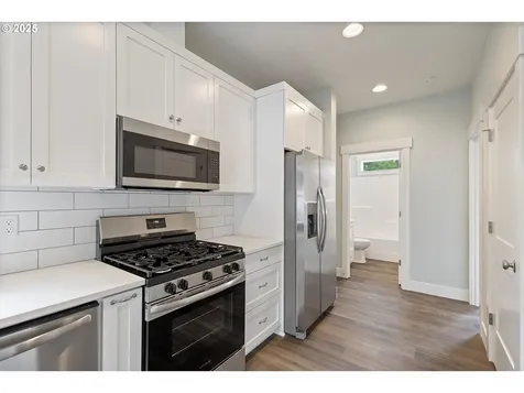 323 SE Oar Avenue Lincoln City OR 97367