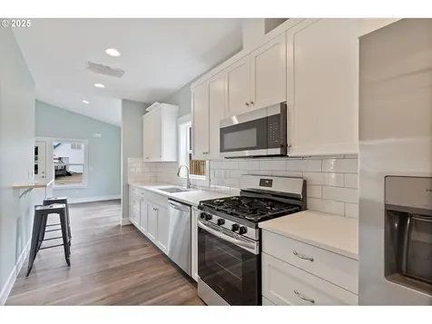 323 SE Oar Avenue Lincoln City OR 97367