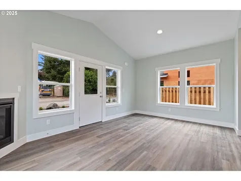 323 SE Oar Avenue Lincoln City OR 97367