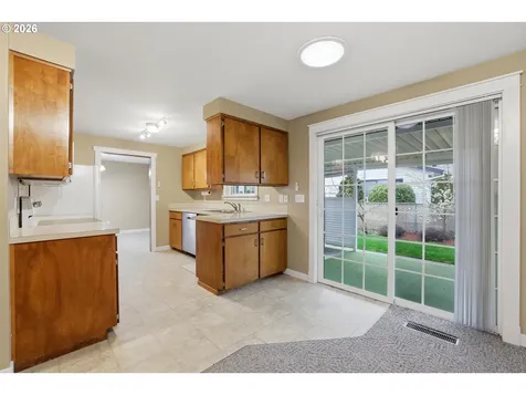 1967 Astor Way Woodburn OR 97071