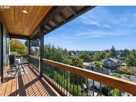 2040 NE Alameda Drive Portland OR 97212
