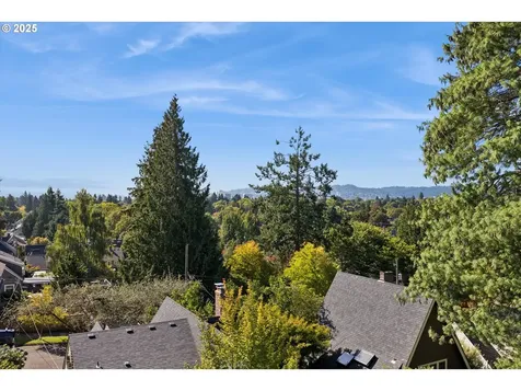 2040 NE Alameda Drive Portland OR 97212