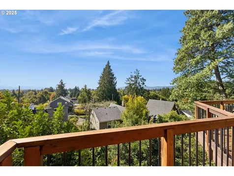 2040 NE Alameda Drive Portland OR 97212
