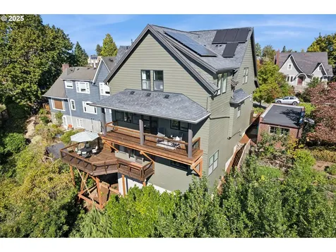 2040 NE Alameda Drive Portland OR 97212