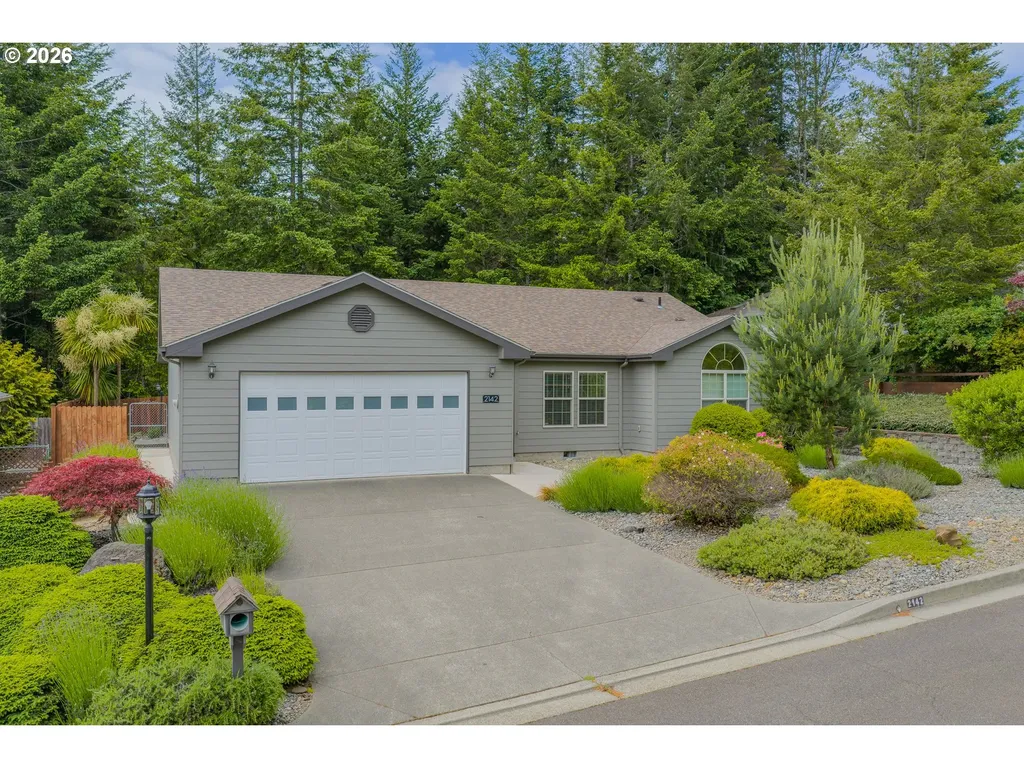 2142 Lynne Drive North Bend OR 97459