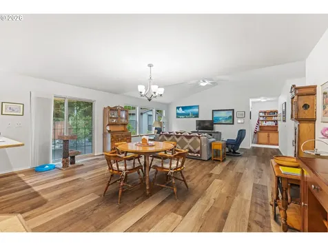 2142 Lynne Drive North Bend OR 97459
