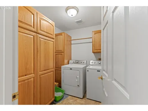 2142 Lynne Drive North Bend OR 97459
