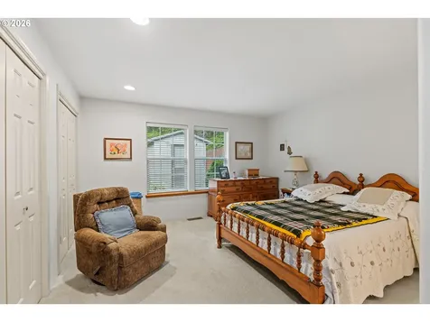 2142 Lynne Drive North Bend OR 97459
