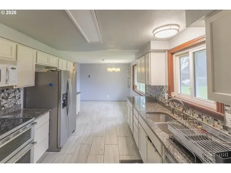 4905 NE 142nd Avenue Vancouver WA 98682