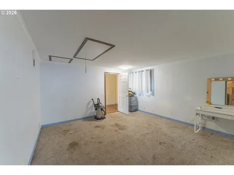 4905 NE 142nd Avenue Vancouver WA 98682