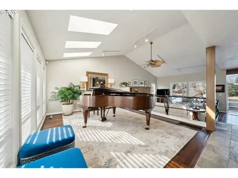 21615 NE Interlachen Lane Fairview OR 97024
