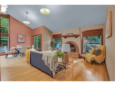 10033 SW Quail Post Road Portland OR 97219