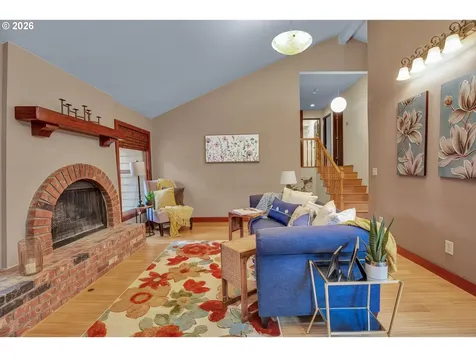10033 SW Quail Post Road Portland OR 97219