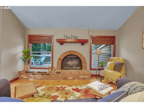 10033 SW Quail Post Road Portland OR 97219