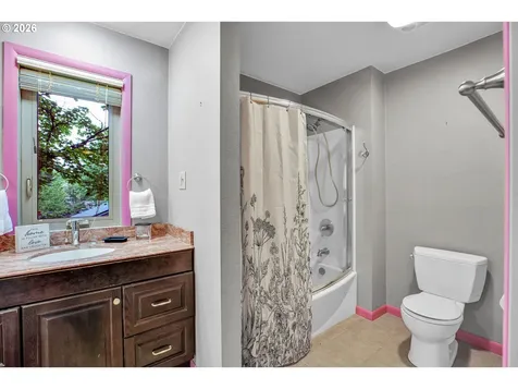 10033 SW Quail Post Road Portland OR 97219