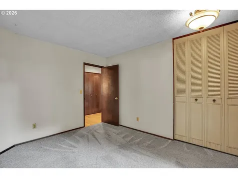 10033 SW Quail Post Road Portland OR 97219