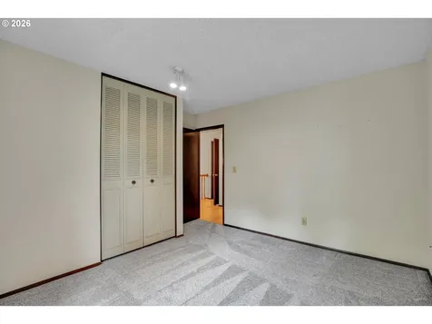 10033 SW Quail Post Road Portland OR 97219