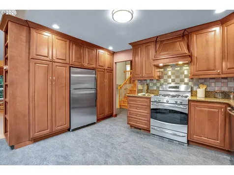 10033 SW Quail Post Road Portland OR 97219