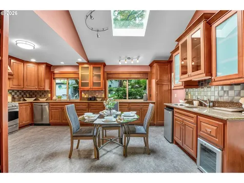 10033 SW Quail Post Road Portland OR 97219