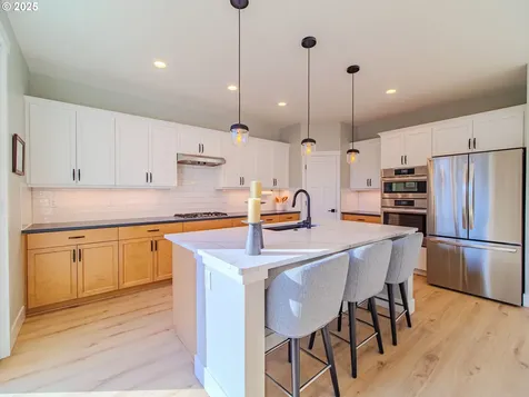 8588 SW Summit Court Portland OR 97225