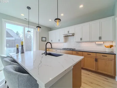 8588 SW Summit Court Portland OR 97225