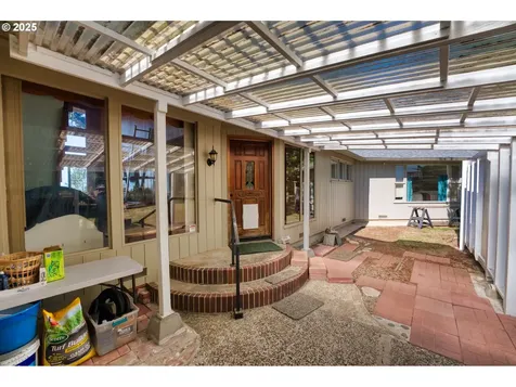 1210 E Mar Vista Lane Brookings OR 97415