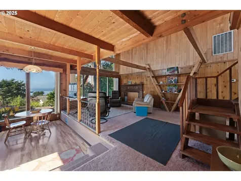 1210 E Mar Vista Lane Brookings OR 97415