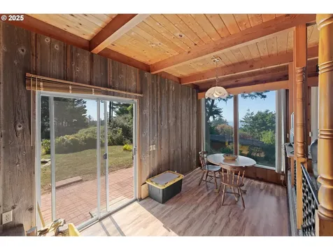 1210 E Mar Vista Lane Brookings OR 97415