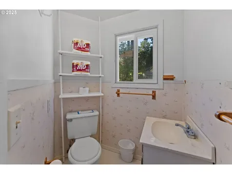 1210 E Mar Vista Lane Brookings OR 97415