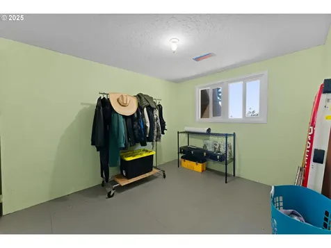 1210 E Mar Vista Lane Brookings OR 97415
