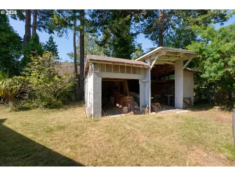 1210 E Mar Vista Lane Brookings OR 97415