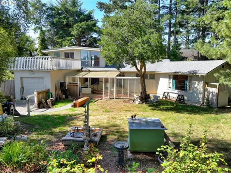 1210 E Mar Vista Lane Brookings OR 97415