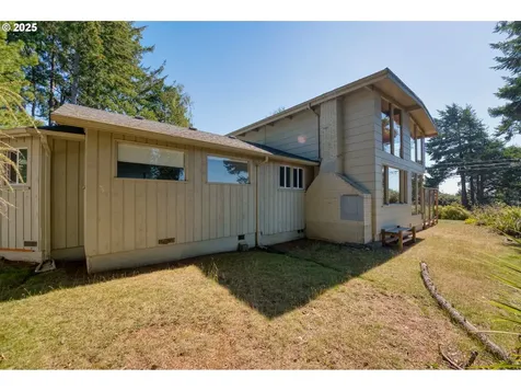 1210 E Mar Vista Lane Brookings OR 97415