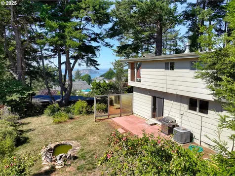 1210 E Mar Vista Lane Brookings OR 97415