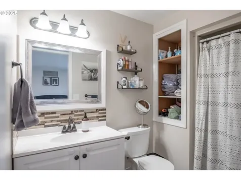 500 Angelee Court Lebanon OR 97355