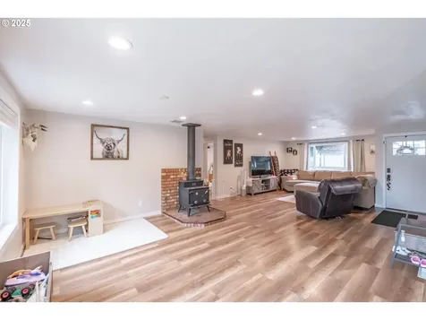 500 Angelee Court Lebanon OR 97355
