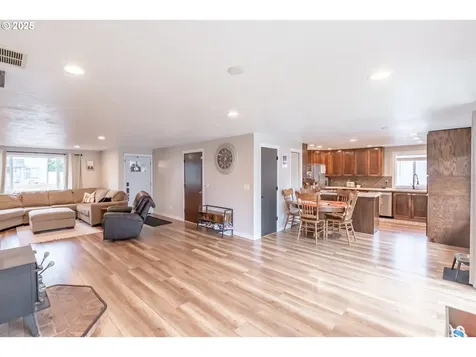 500 Angelee Court Lebanon OR 97355