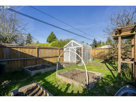 17125 SE Stephens Street Portland OR 97233