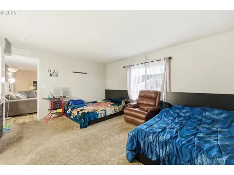 5217 Silver Loop NE Salem OR 97305
