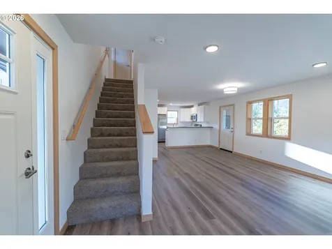 51685 Rose Street Blue River OR 97413