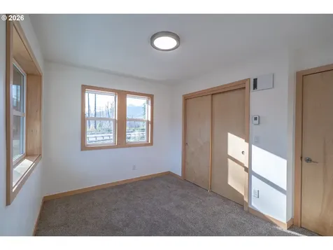 51685 Rose Street Blue River OR 97413
