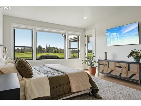 5904 SE Mcinnis Street Hillsboro OR 97123