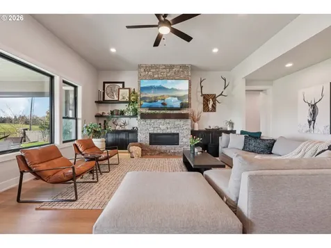 5904 SE Mcinnis Street Hillsboro OR 97123