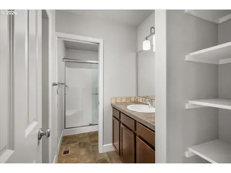 3614 Sweetwater Avenue Woodburn OR 97071