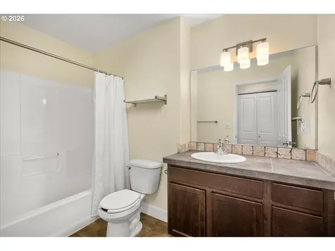 3614 Sweetwater Avenue Woodburn OR 97071