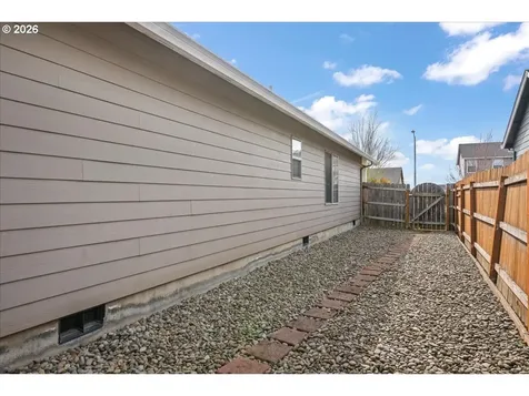 3614 Sweetwater Avenue Woodburn OR 97071