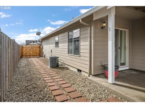 3614 Sweetwater Avenue Woodburn OR 97071