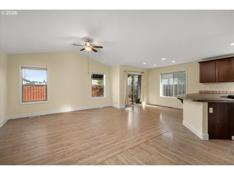 3614 Sweetwater Avenue Woodburn OR 97071