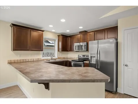 3614 Sweetwater Avenue Woodburn OR 97071
