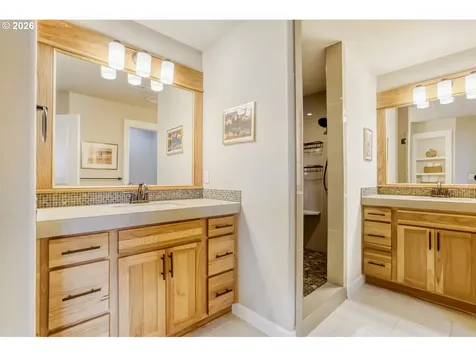 8625 N Endicott Avenue Portland OR 97217